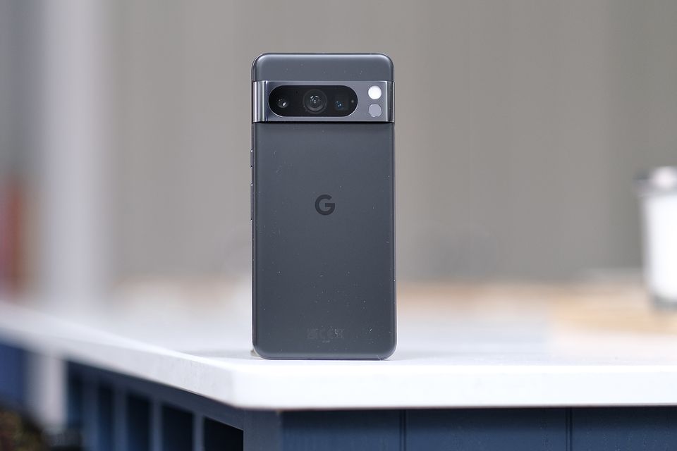 سعر ومواصفات هاتف Google Pixel 8 Pro - أفضل موبايل حرفياً مقابل السعر في 2023 بدون تفكير