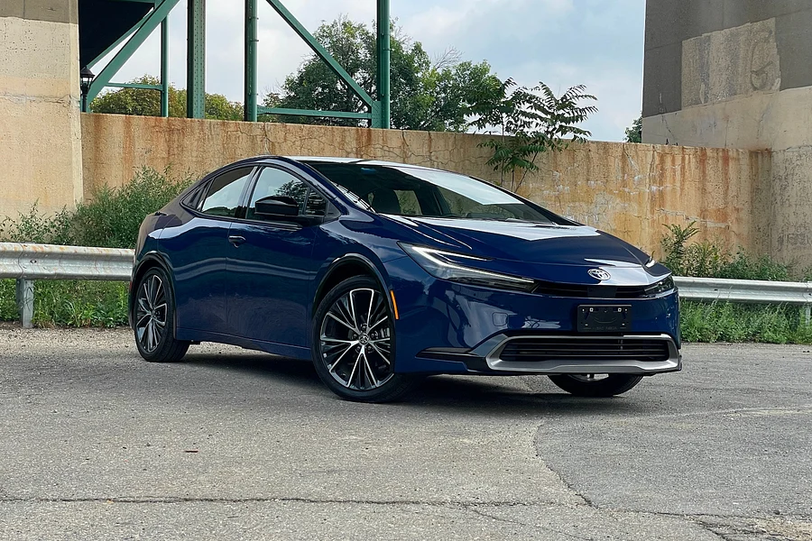 متي موعد نزول كامري 2025 "Toyota camry 2025" المواصفات وسعرها بالأسواق