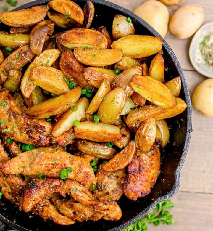 صينية الدجاج بالبطاطس والزبدة والثوم