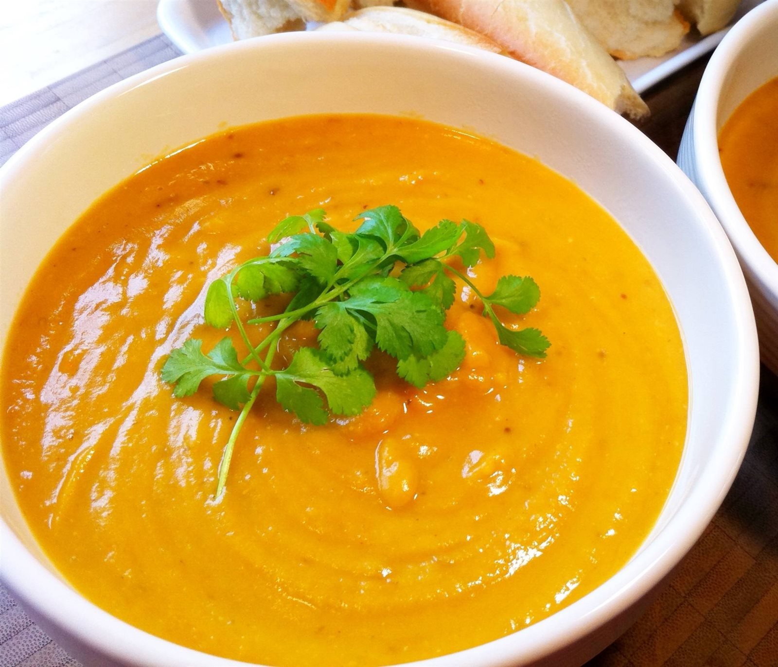طريقة عمل شوربة العدس بالشعرية