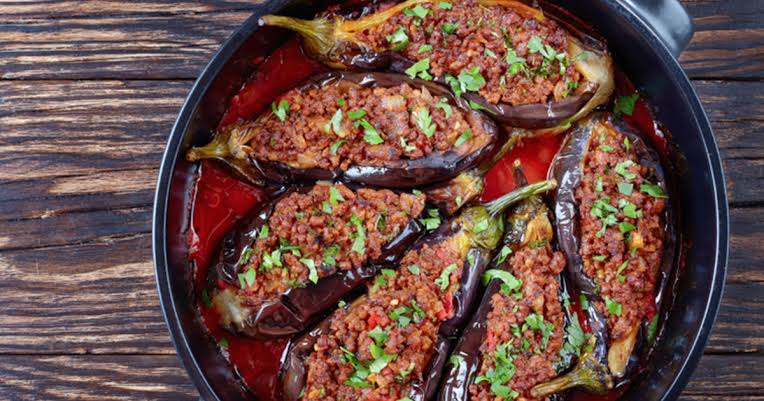 طريقة عمل محشي الباذنجان باللحمة المفرومة