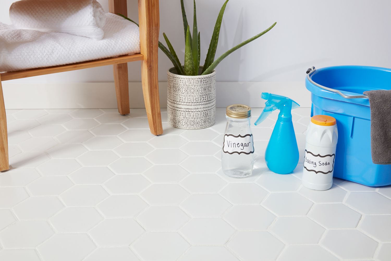 clean porcelain floor tile 1