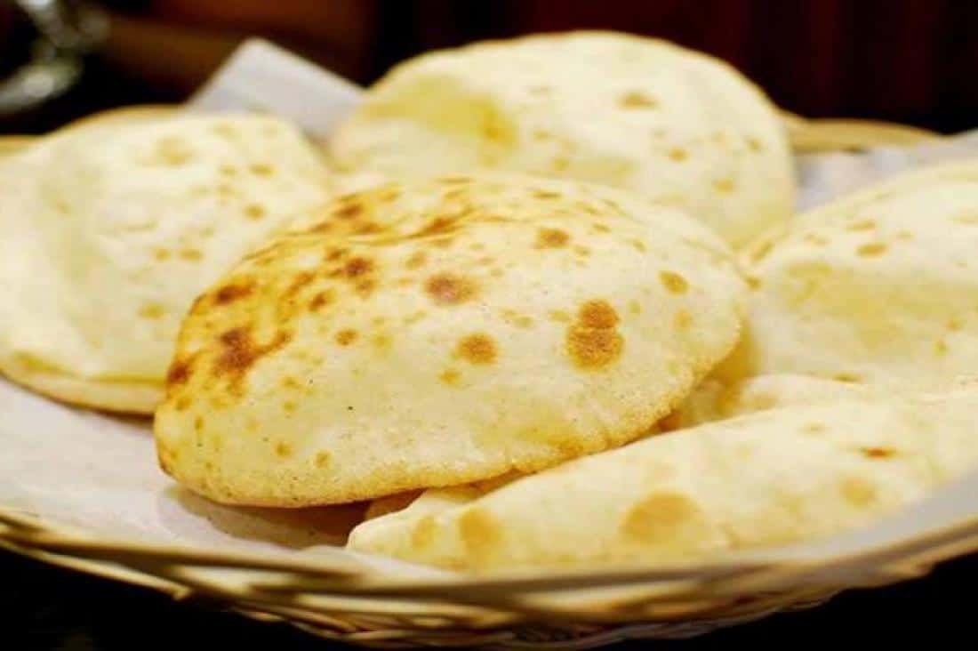 اصنعي بنفسك العيش المصري المنفوخ الاقتصادي في المنزل