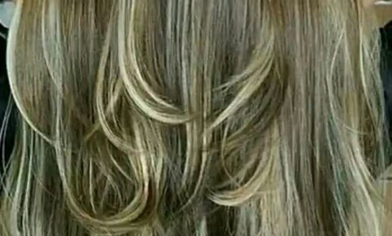 بخطوات بسيطة.. تألقي مع صبغة شعر أشقر رمادي زيتوني في البيت