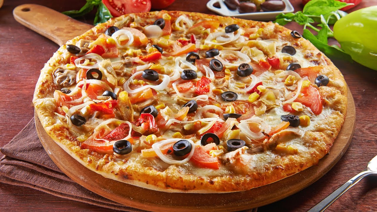 طريقة عمل بيتزا الطاسة بالفراخ