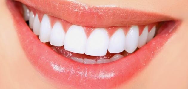 وصفات تبيض الأسنان والتخلص من الاصفرار