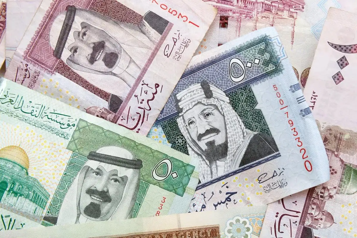 سعر الريال مقابل الجنيه اليوم الأحد 19 نوفمبر 2023