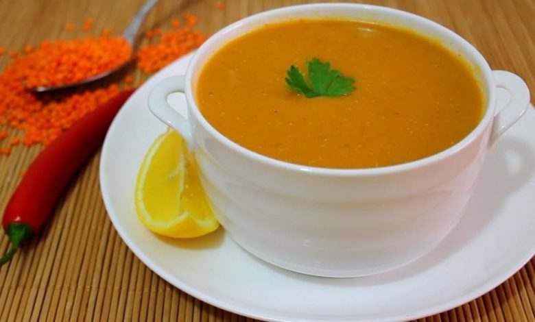 طريقة عمل شوربة العدس بعده طرق مختلفة 780x470 1