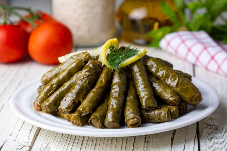 طريقة عمل محشي ورق العنب بدون لحم