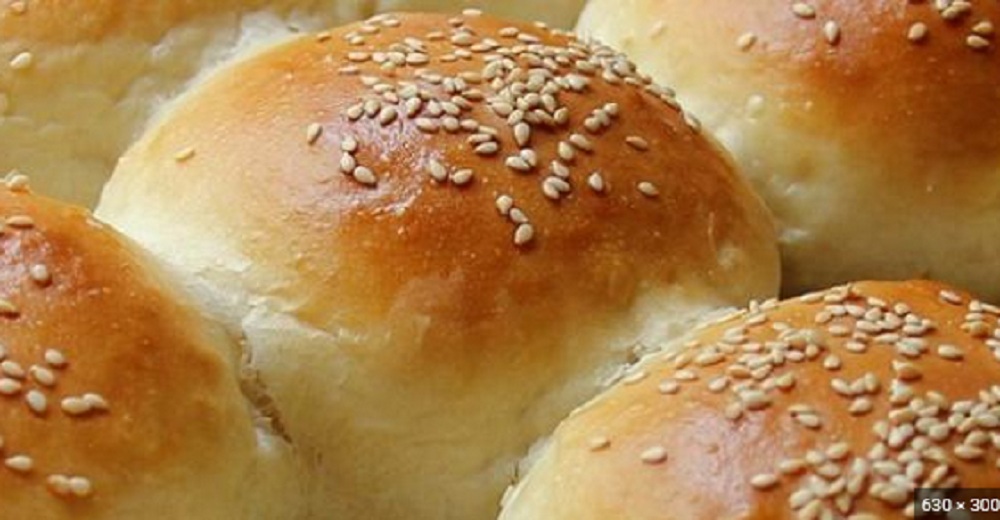 طريقة عمل عيش الكيزر بخطوات منزلية بسيطة
