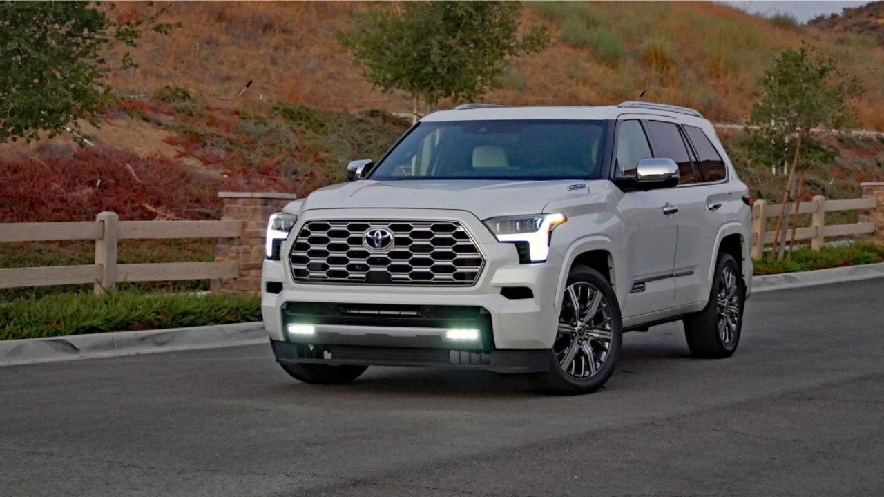 مواصفات تويوتا سيكويا 2024 بمحرك v8 وتعرف على سعر Toyota Sequoia 2024 في الأسواق