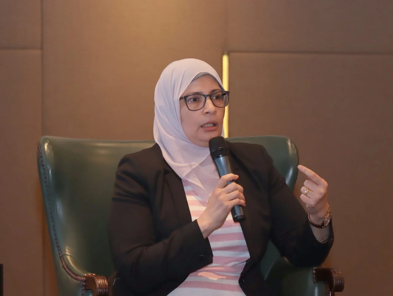 رئيس التنمية الصناعية تقوم بافتتاح فرع الهيئة بكفر الشيخ