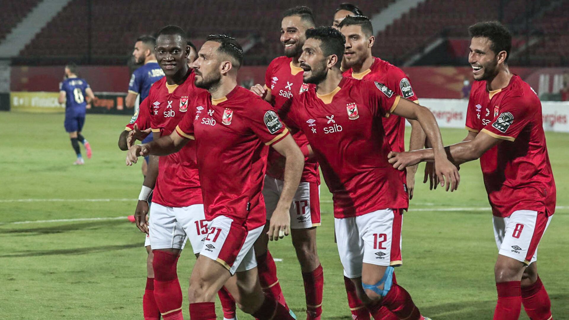 الأهلي وفيوتشر يتنافسان على "دولارات السوبر".. جوائز كأس السوبر المصري