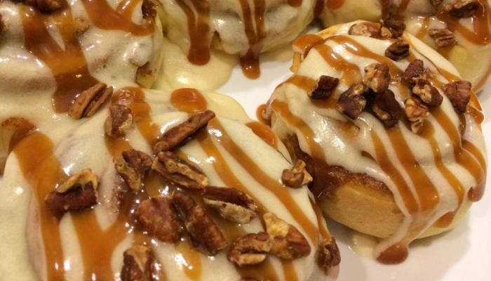 133 210857 easy cinnabon recipe 700x400 1