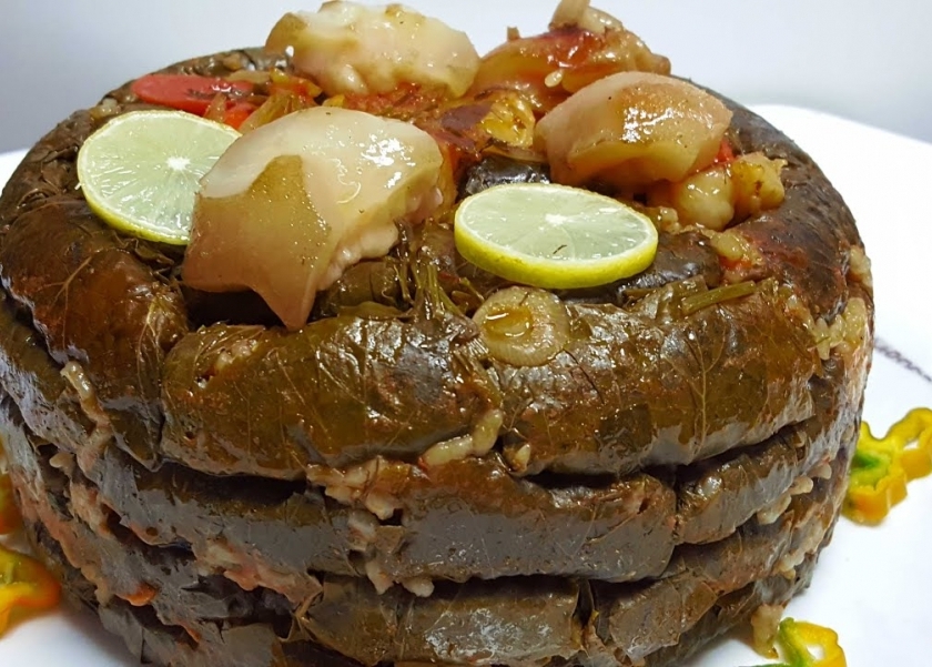 طريقة عمل طاجن ورق العنب بالكوارع