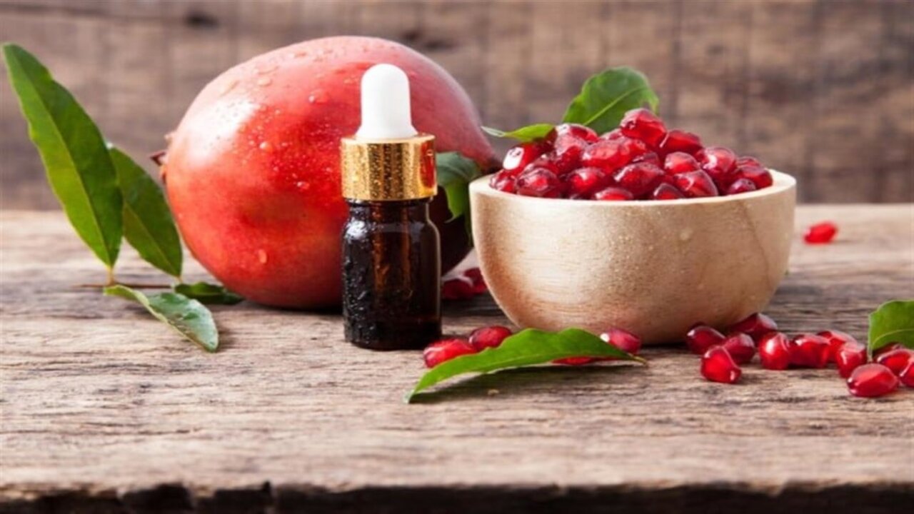 وصفة زيت الرمان لتكثيف الشعر