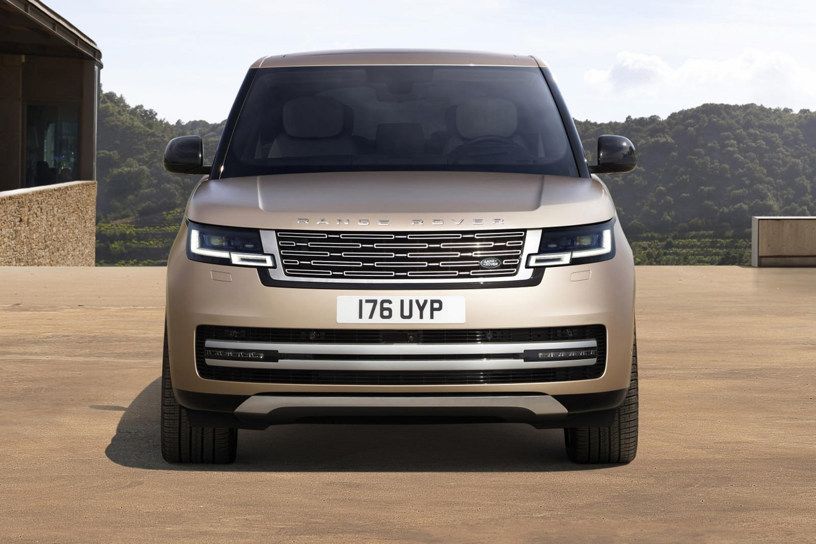 أول سيارة كهربائية من Range Rover