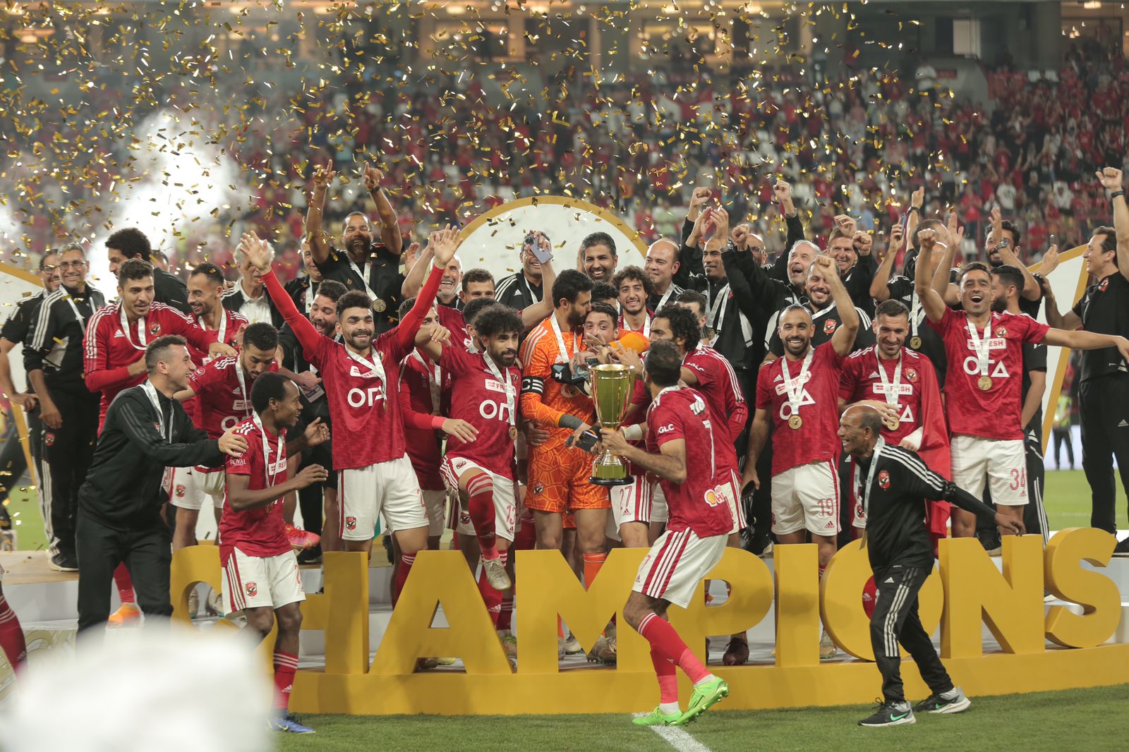 الأهلي وفيوتشر يتنافسان على "دولارات السوبر".. جوائز كأس السوبر المصري