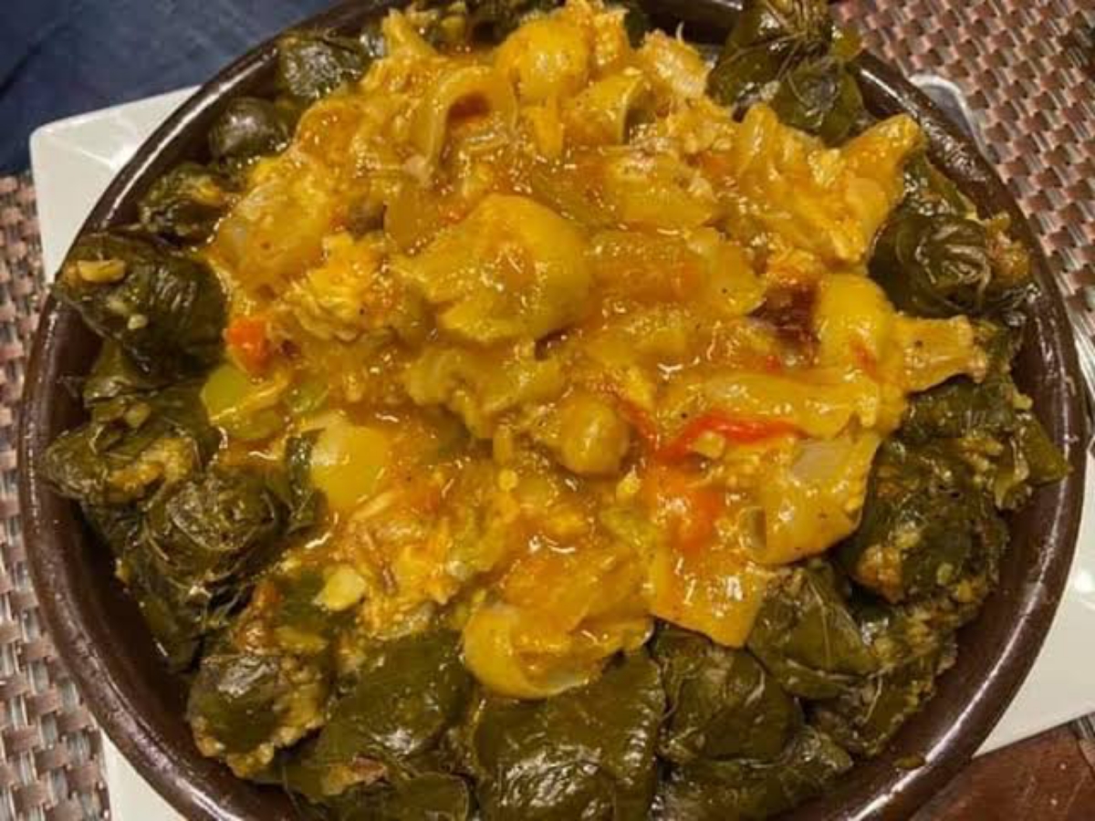 طريقة عمل طاجن ورق العنب بالكوارع