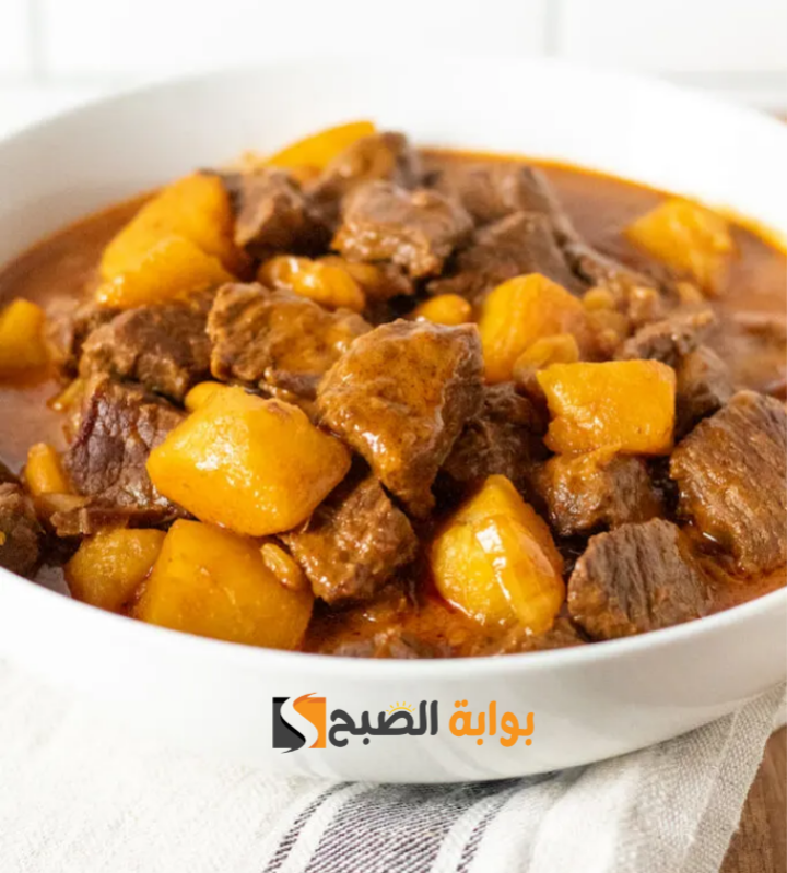 اللحم بالكاري والبطاطس