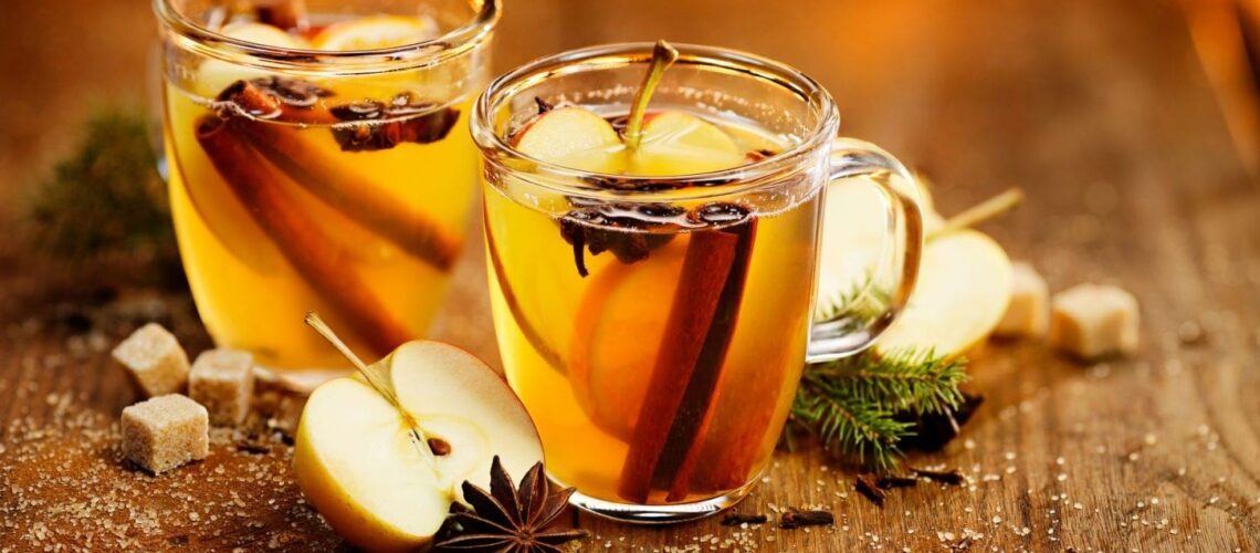 طريقة عمل مشروب التفاح والقرفة