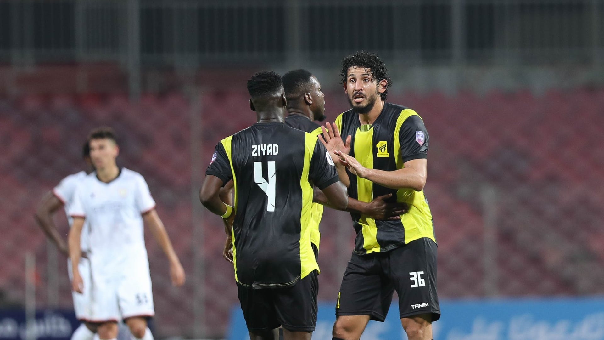 حلم الصدارة والثأر المؤجل يحلقان في سماء الاتحاد.. النمور في مهمة صعبة ضد ضمك غدًا بالدوري