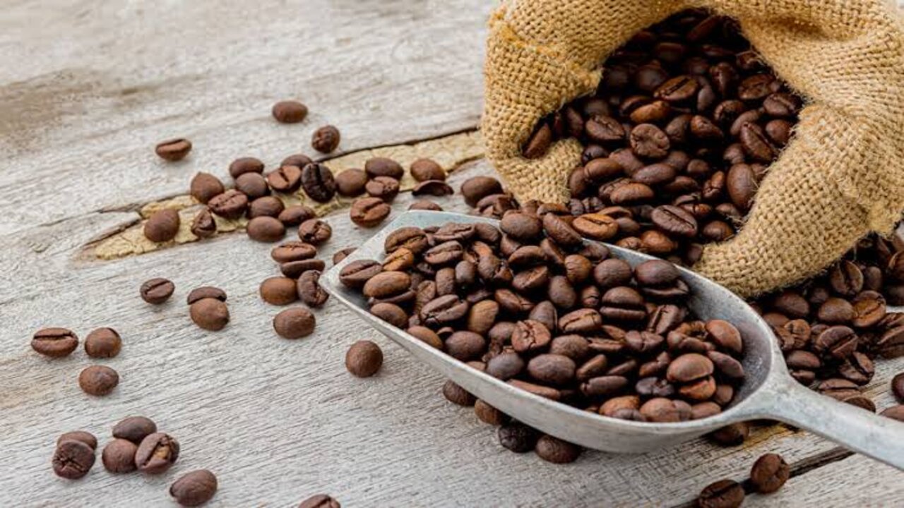 وصفة القهوة لتنعيم الشعر