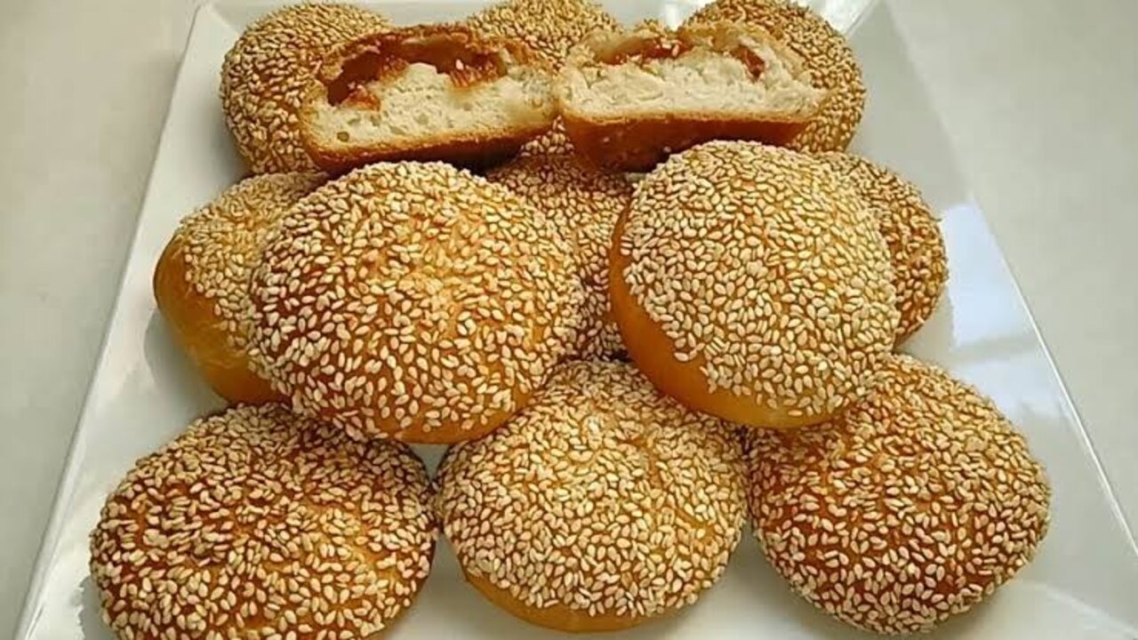 طريقة عمل القرص بالسمسم في المنزل
