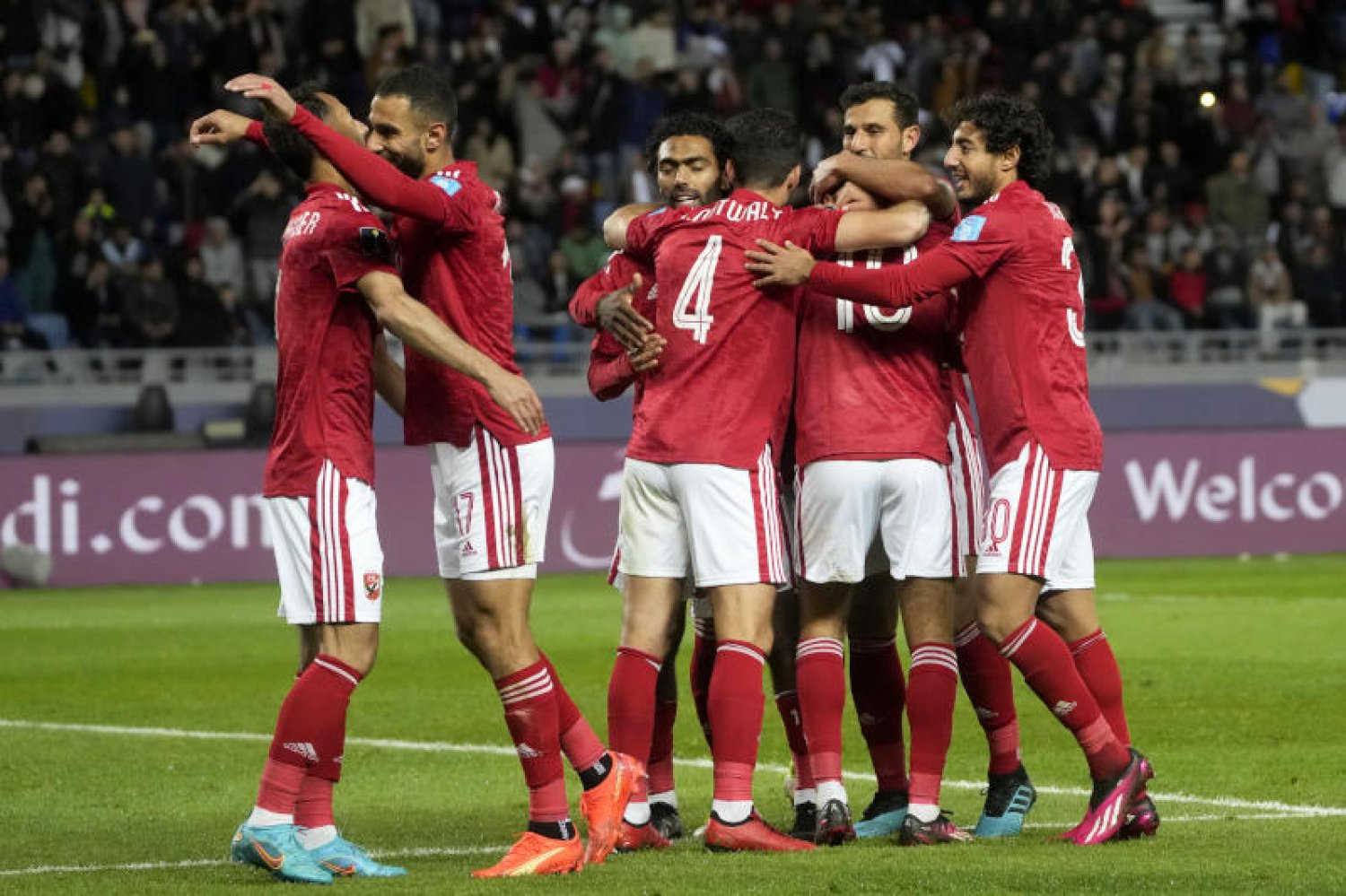 الأهلي يواصل حصد الجوائز القارية