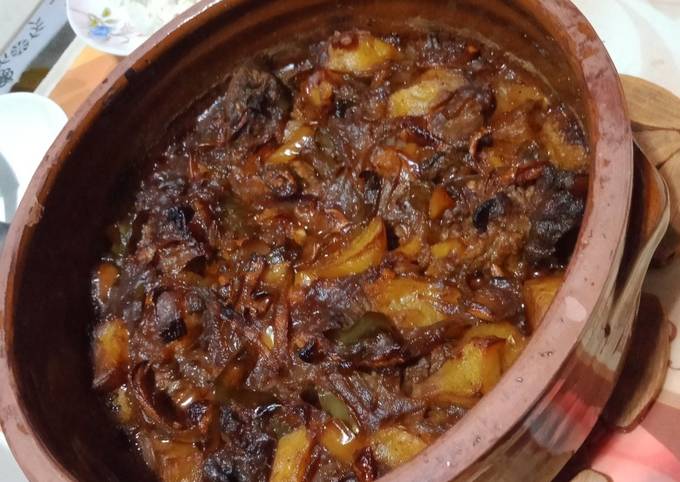 طاجن لحمة بالبصل