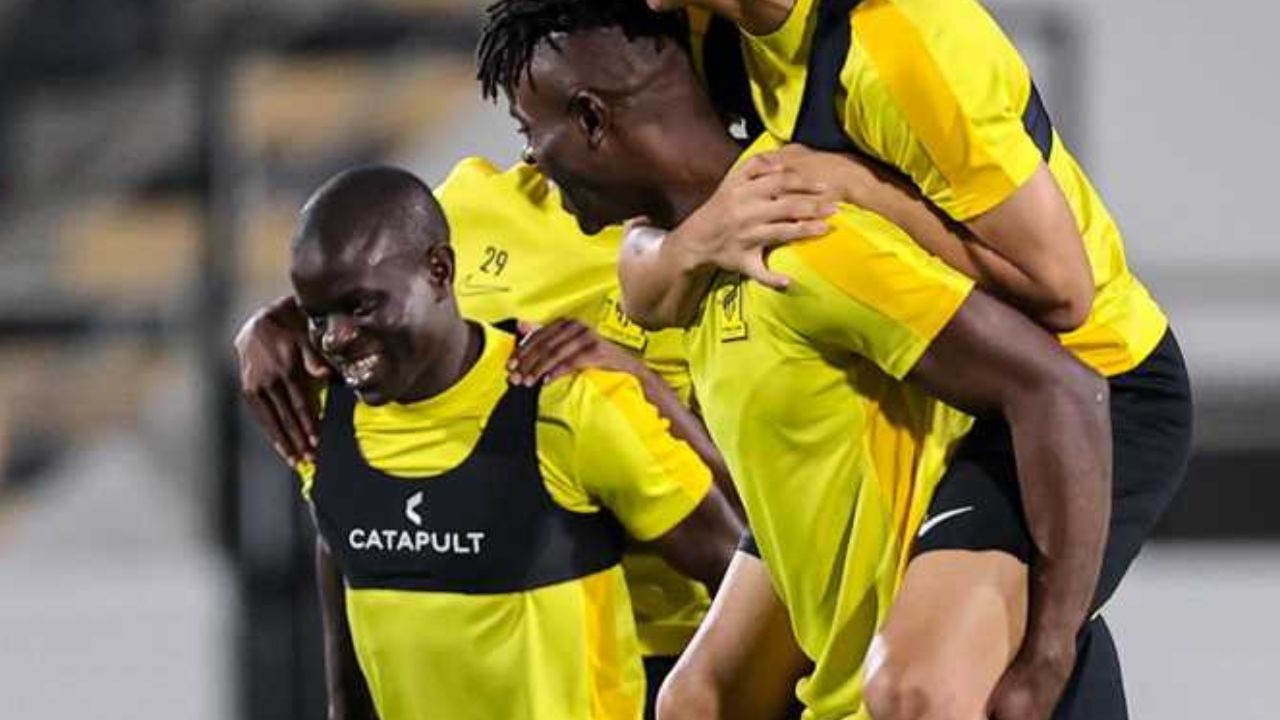 القنوات الناقلة لمباراة الأهلي والاتحاد