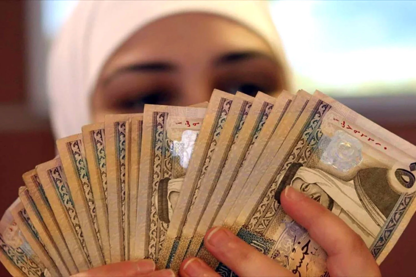 قرض النساء والأرامل والمطلقات 60.000 ريال بإيداع سريع بدون كفيل وبدون فوائد من بنك التنمية