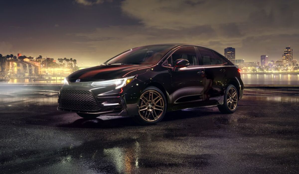 السيارة الأكثر مبيعاً في العالم Toyota Corolla 2024