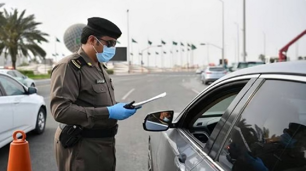 رسالة تحذيرية من المرور السعودي لقائدي المركبات بشأن مخالفة تستوجب الغرامة المالية