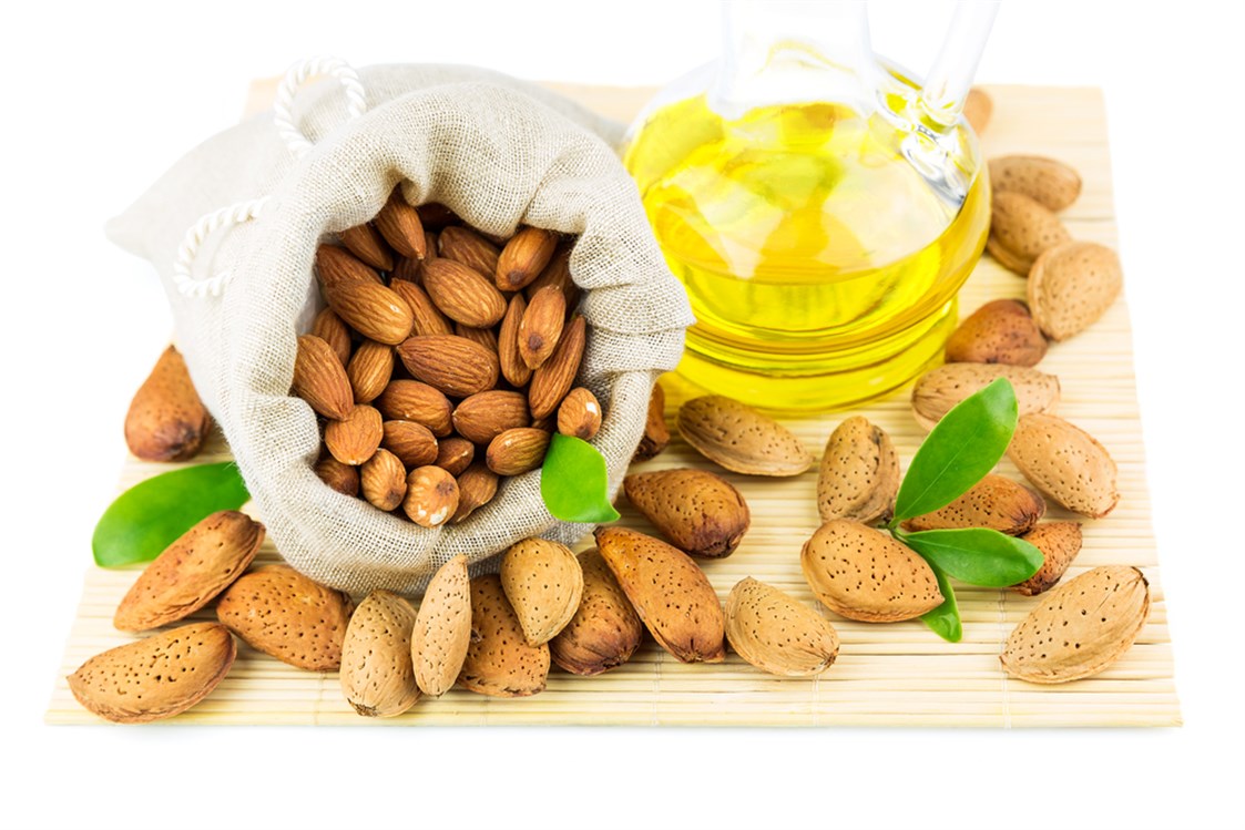 فوائد زيت اللوز
