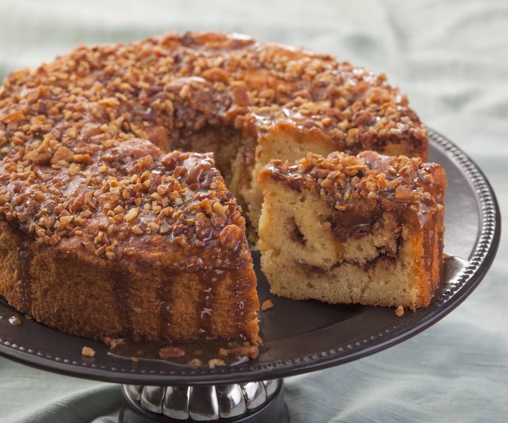 طريقة عمل كيكة السنيكرز بصوص الكراميل