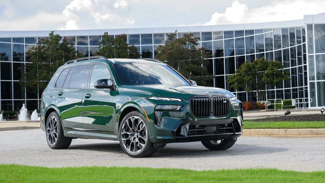 سيارة BMW X7 2024