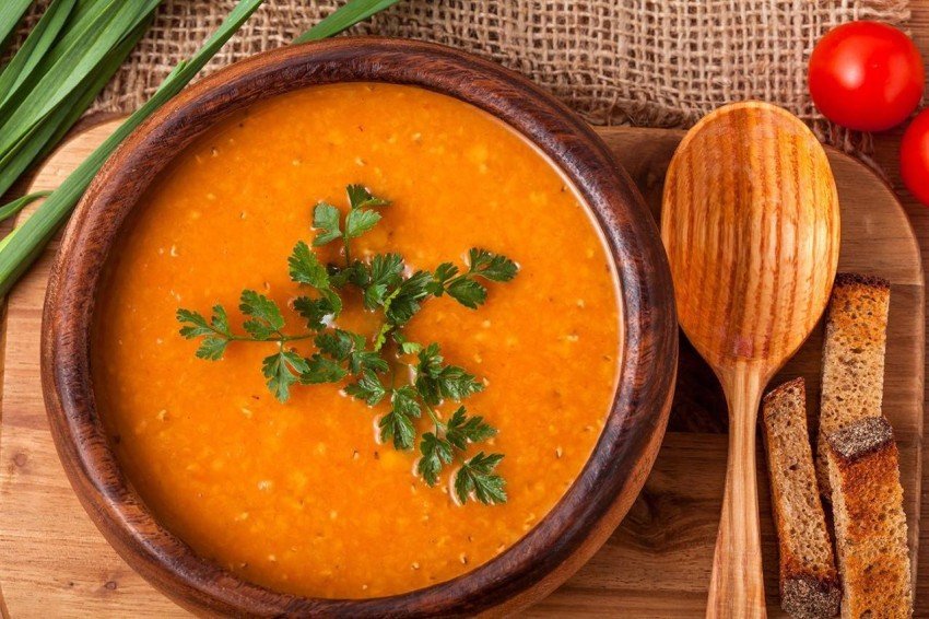 شوربة العدس الشهية