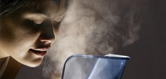 طريقة تنظيف البشرة بالبخار في البيت