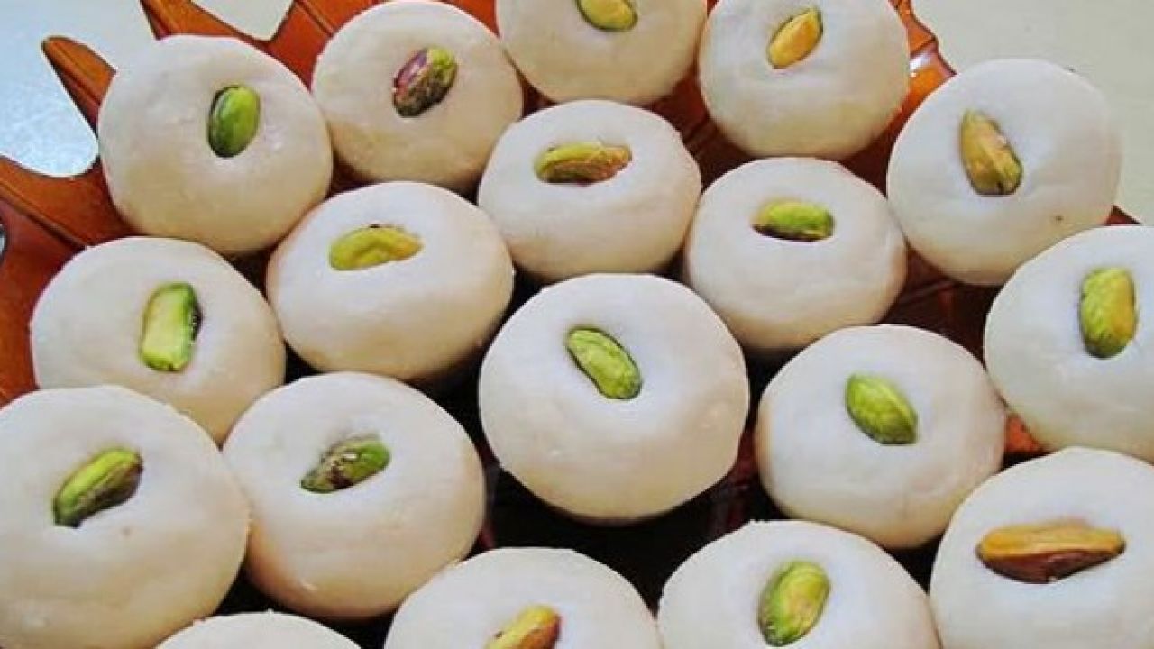 الغريبة الدايبة في المنزل