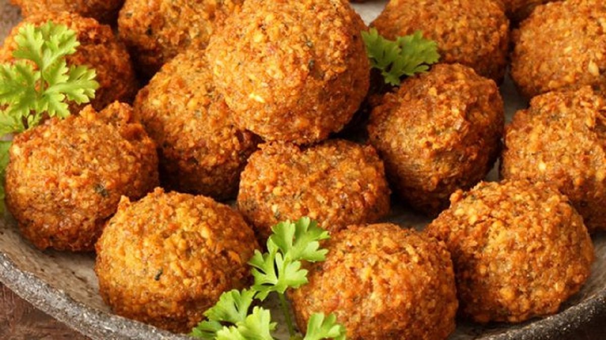طريقة عمل الفلافل السعودي الهشة على أصولها