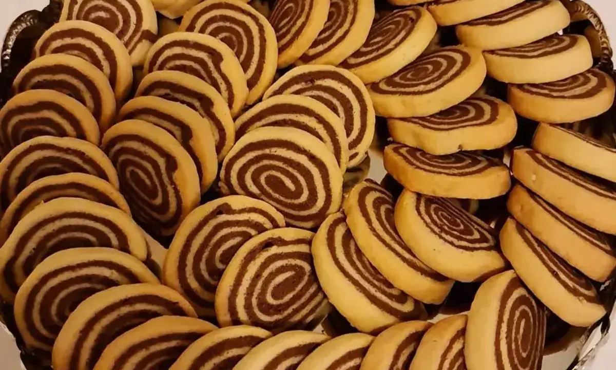 طريقة عمل حلوى الحلزون