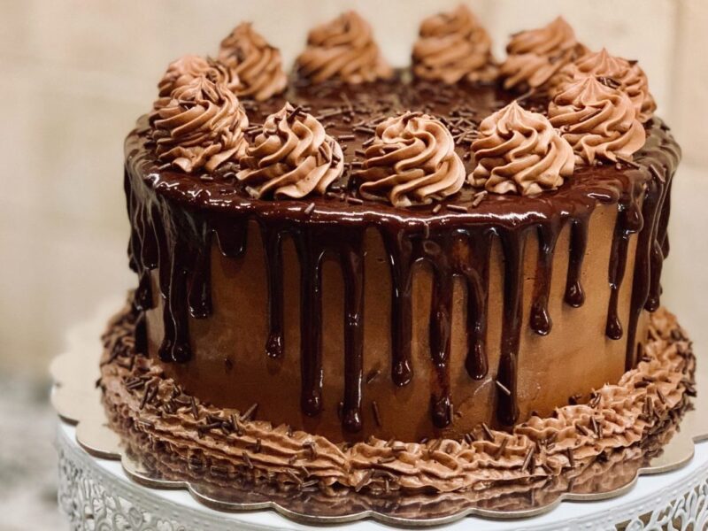 طريقة عمل كيكة الشوكولاتة 800x600 1