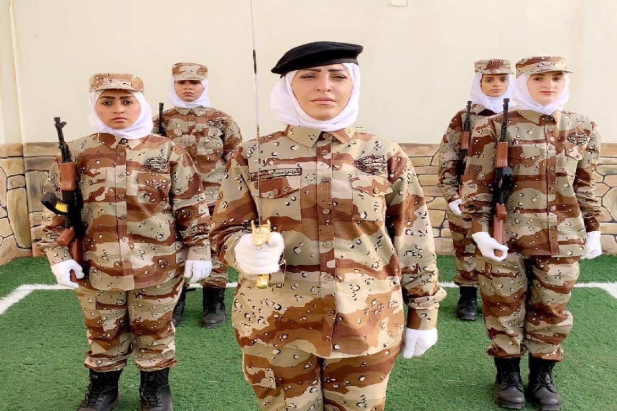 كيف اقدم على الوظائف العسكرية للنساء؟