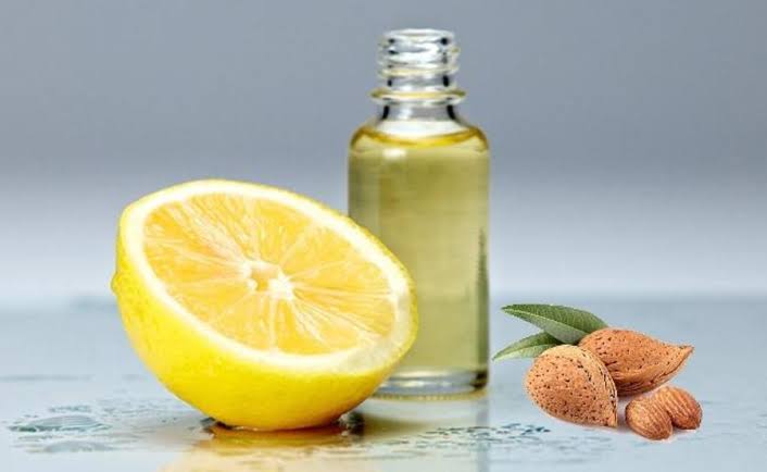ماسك الليمون والعسل وزيت اللوز الحلو