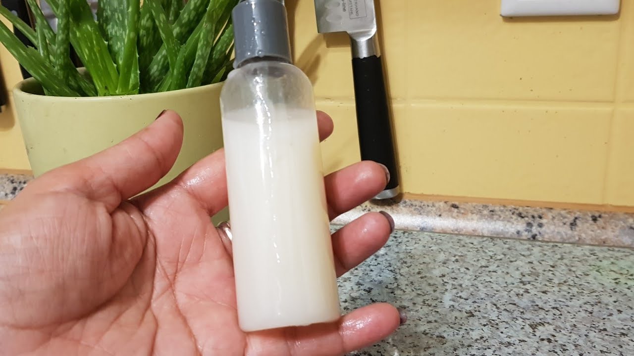 ماء لبان الذكر للبشرة