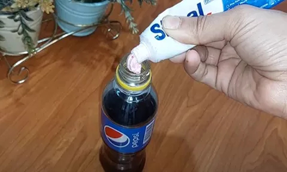 حطي معجون الأسنان على البيبسى