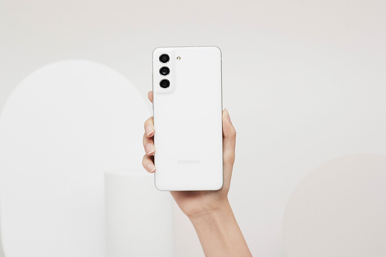 سامسونج تطلق جاهز Galaxy S21 FE 5G بمواصفات جبارة وأسعار مميزة.. تعرف عليها الآن في دول مختلفة!! 