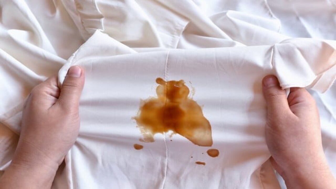 تنظيف الملابس من بقع الشيكولاتة