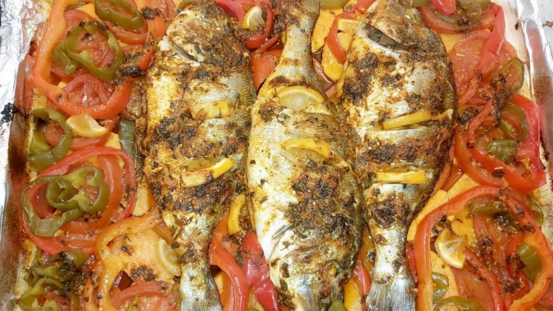 طريقة عمل صينية السمك بالخضار